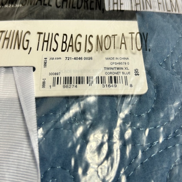 BRAND NEW Harper Quilt Coronet Blue - Twin/Twin XL - Picture 5 of 5